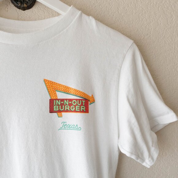 In N Out Burger Texas Men's Size Small White Graphic Tee T-Shirt - Picture 3 of 6